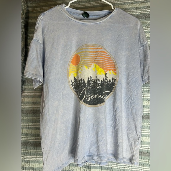 Tops - Adult Small - Fashion Tshirt